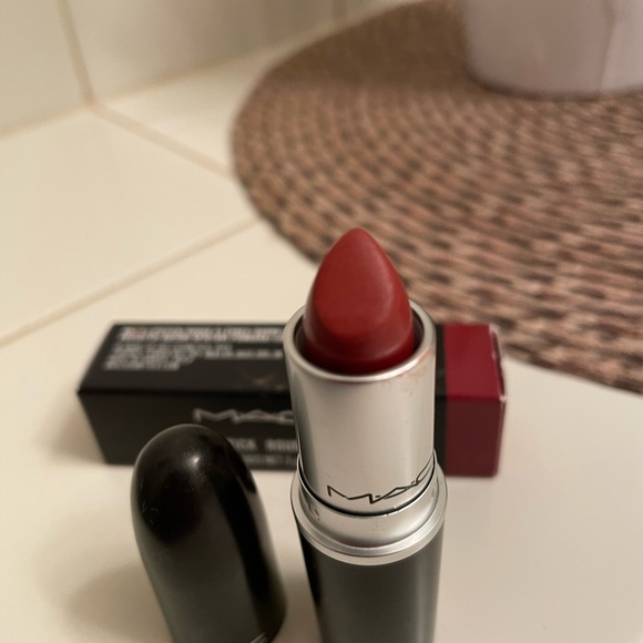 Brand New Mac Matte Lipstick - 646 Marakesh - Picture 6 of 8